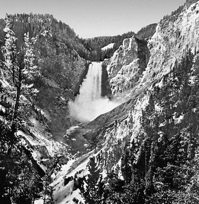 Водопад на р. Йеллоустон (США)