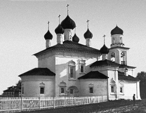 Каргополь. Церковь Рождества богородицы